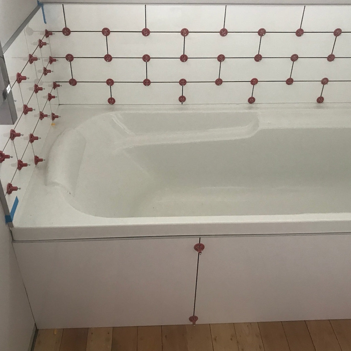 Tile Spacers and Leveling System for Offset Staggered Tile Pattern – 250-Piece Kit