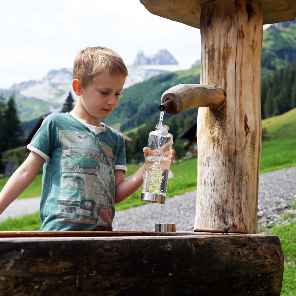 VitaJuwel ViA Gem Water Bottle with GemPod Crystals